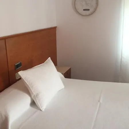 Arcos Rosalejo-coruna Hotel 2*